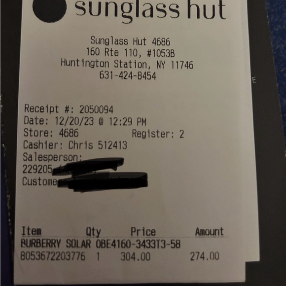 New Burberry Sunglasses with 13 month Sunglass Hut Protection Plan - Picture 7 of 10